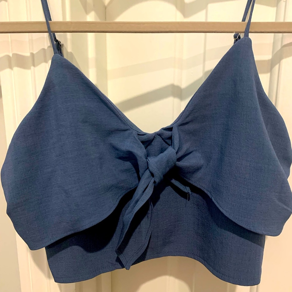 Essue Crop Top